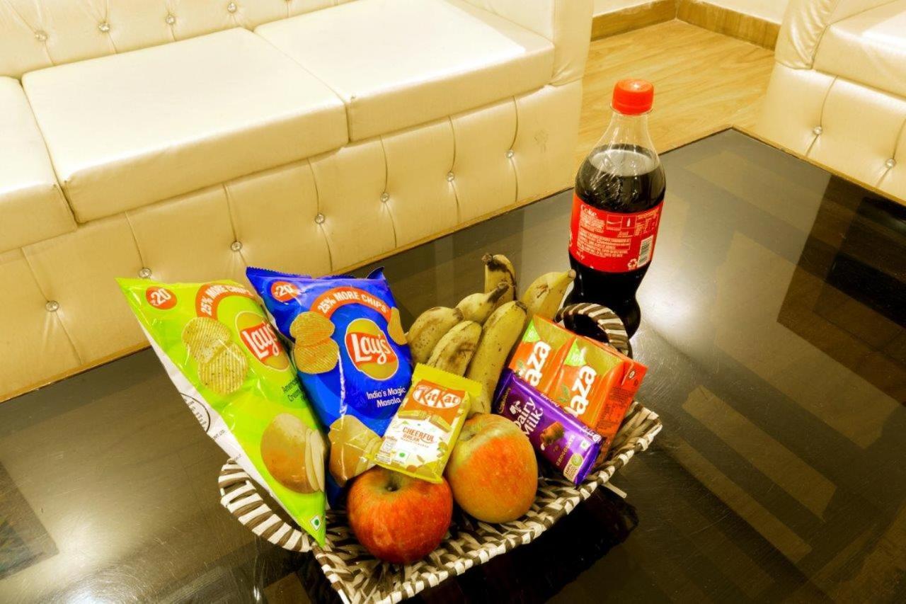Hotel Viva Palace By Opo Új-Delhi Kültér fotó