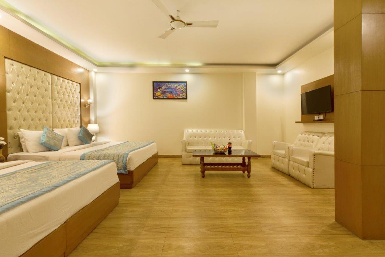 Hotel Viva Palace By Opo Új-Delhi Kültér fotó