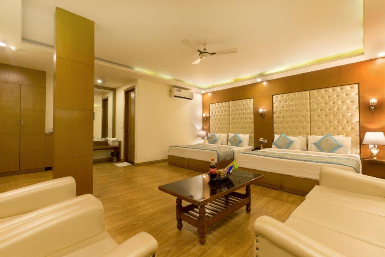 Hotel Viva Palace By Opo Új-Delhi Kültér fotó