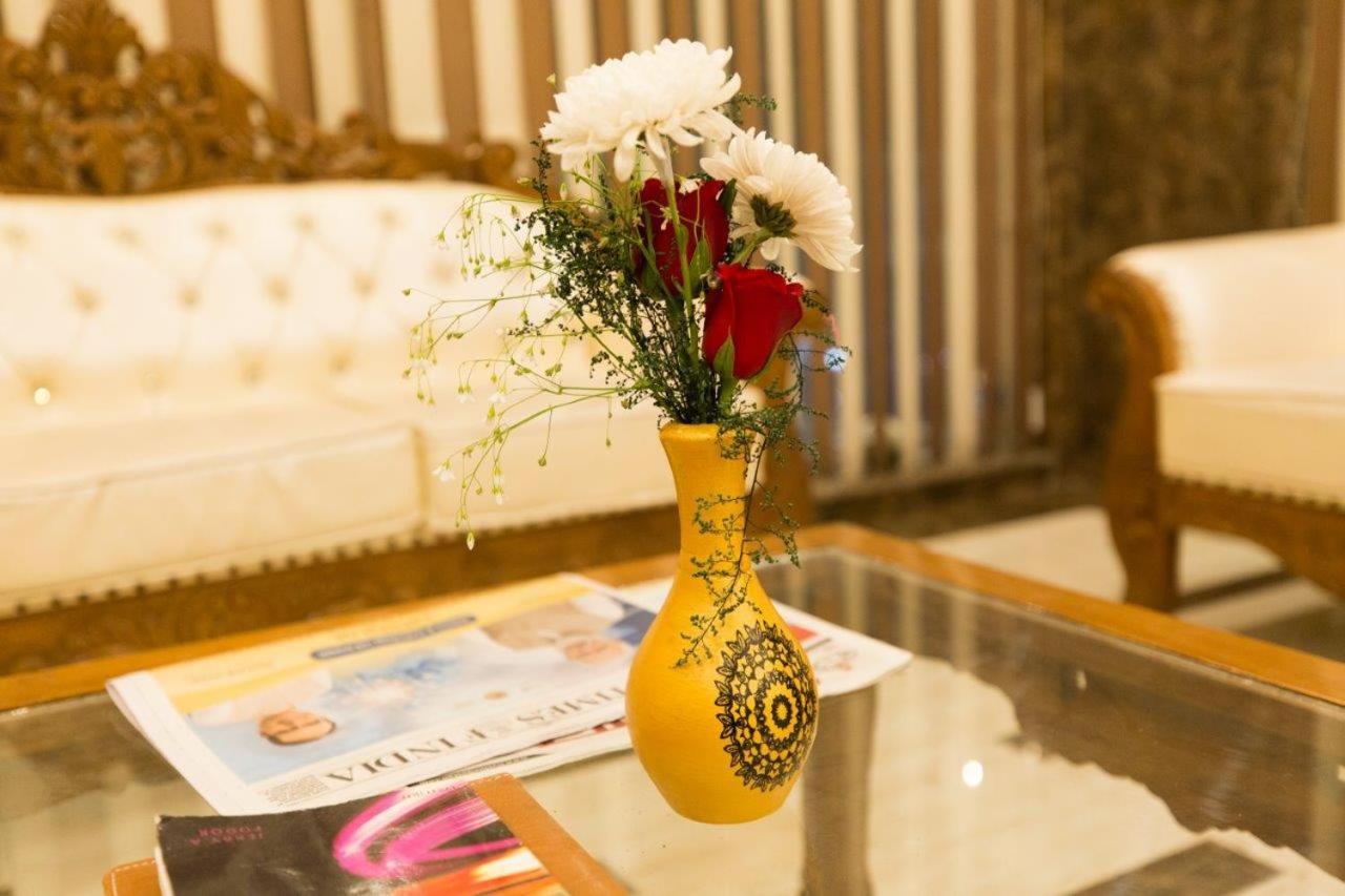 Hotel Viva Palace By Opo Új-Delhi Kültér fotó